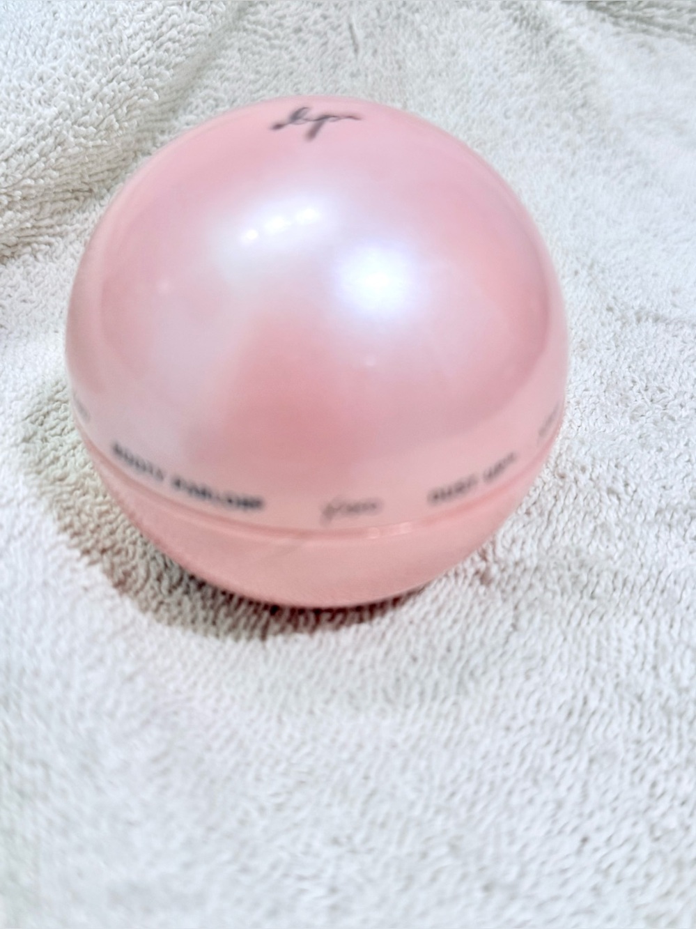 Victorias Secret cake kissable scented shimmering pink body highlighter dust